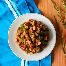 香菇雞丁的做法-家常味炒菜譜