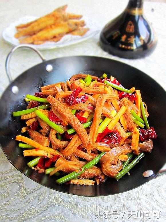 干鍋牛肚的做法-香辣味炒菜譜-易網健康養生網 干鍋牛肚的做法-香辣味炒菜譜