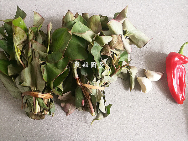 涼拌魚腥草的做法-家常味拌菜譜