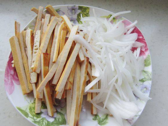 干鍋牛肚的做法-香辣味炒菜譜-易網健康養生網 干鍋牛肚的做法-香辣味炒菜譜