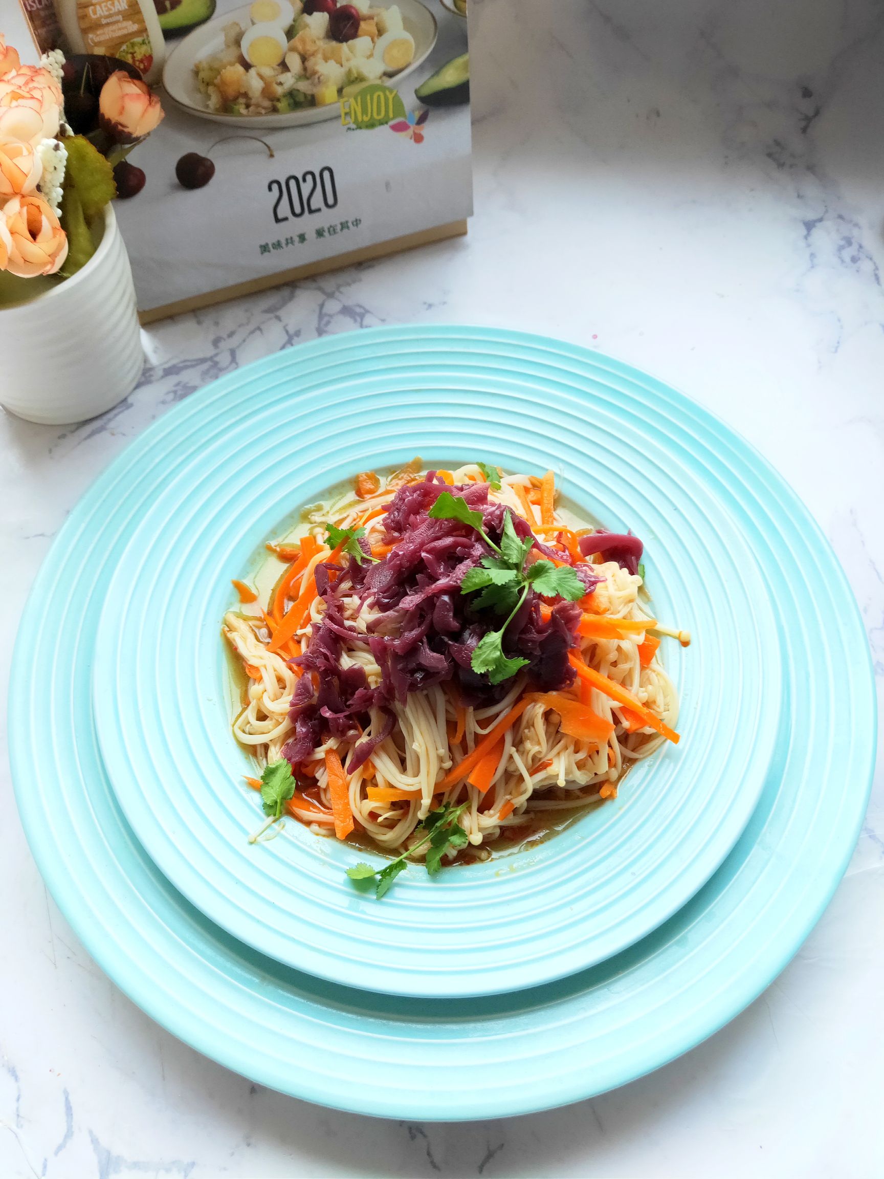 腌紅椰菜金針菇的做法-酸辣味拌菜譜