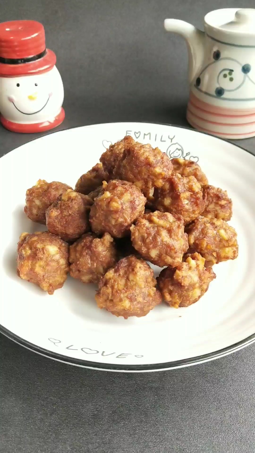 蓮藕牛肉丸的做法-家常味炸菜譜