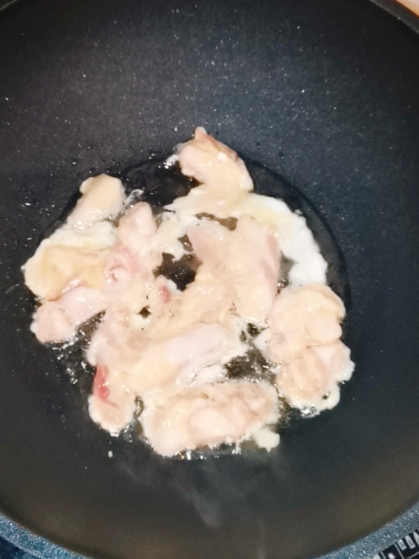 木耳芹菜炒肉的做法-咸鮮味炒菜譜