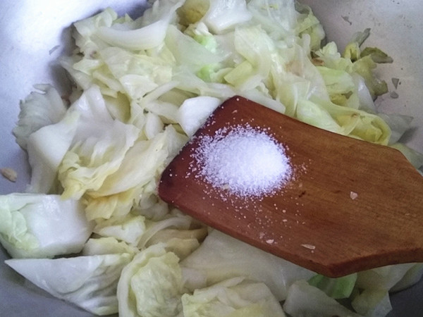 包菜炒雞蛋的做法-咸鮮味炒菜譜