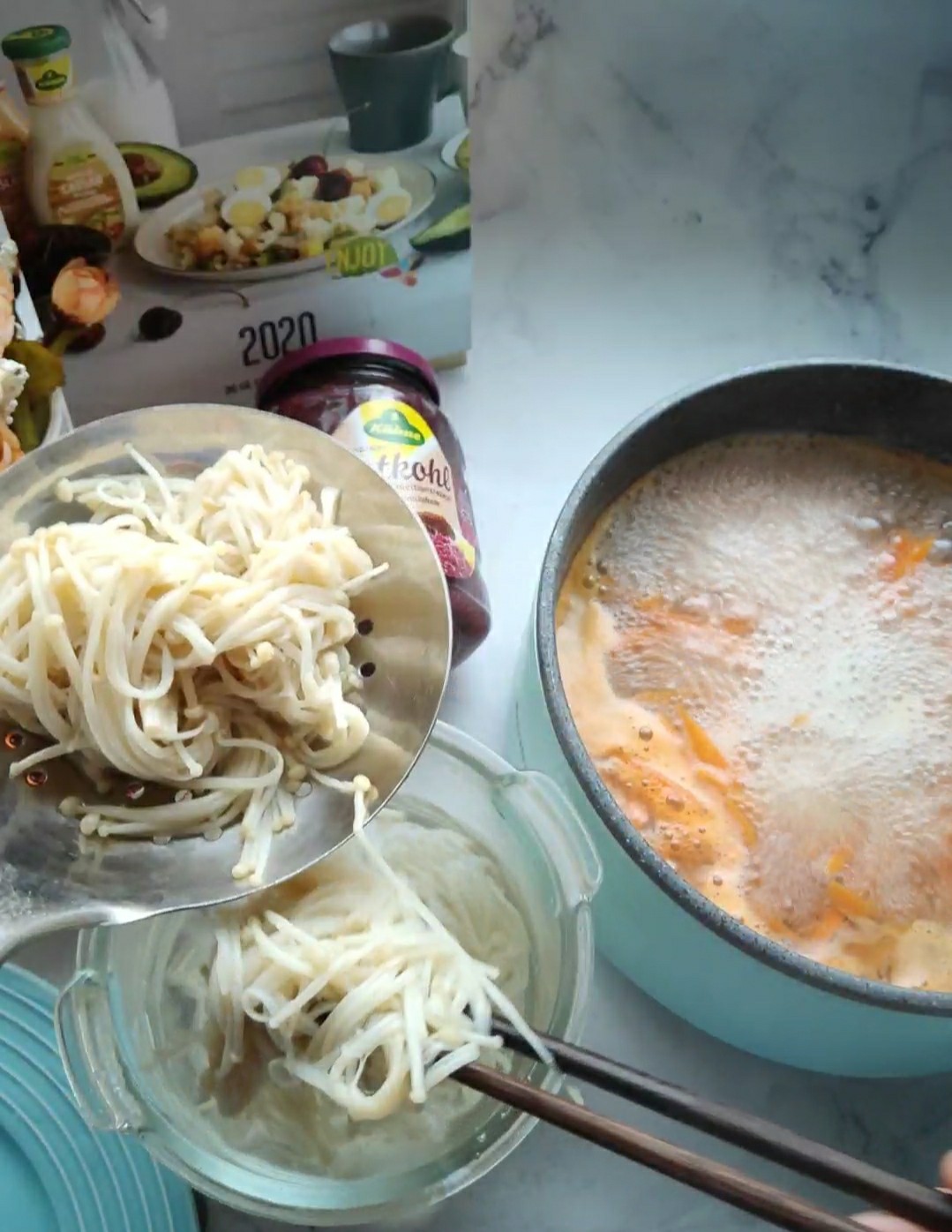 腌紅椰菜金針菇的做法-酸辣味拌菜譜