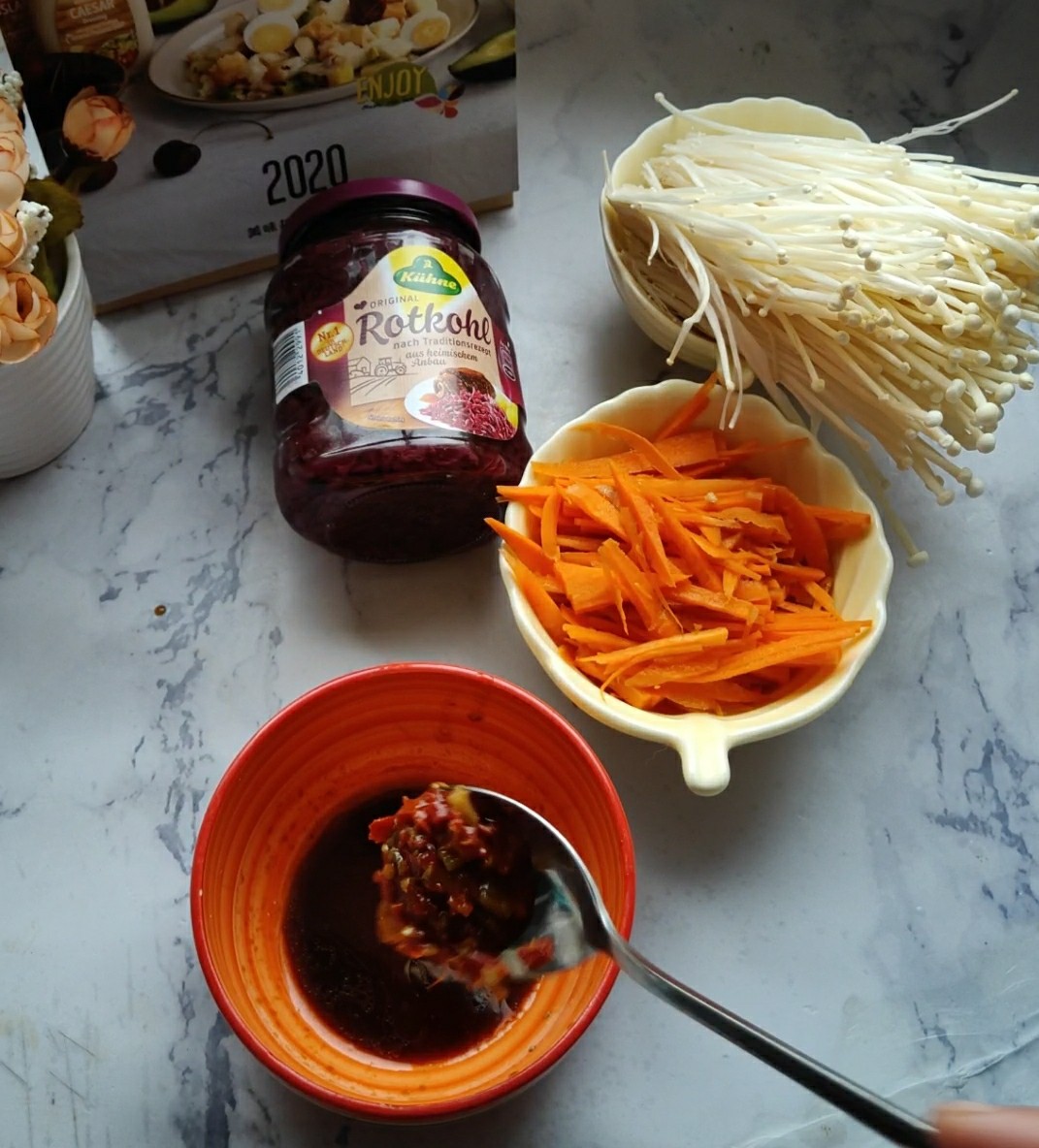 腌紅椰菜金針菇的做法-酸辣味拌菜譜