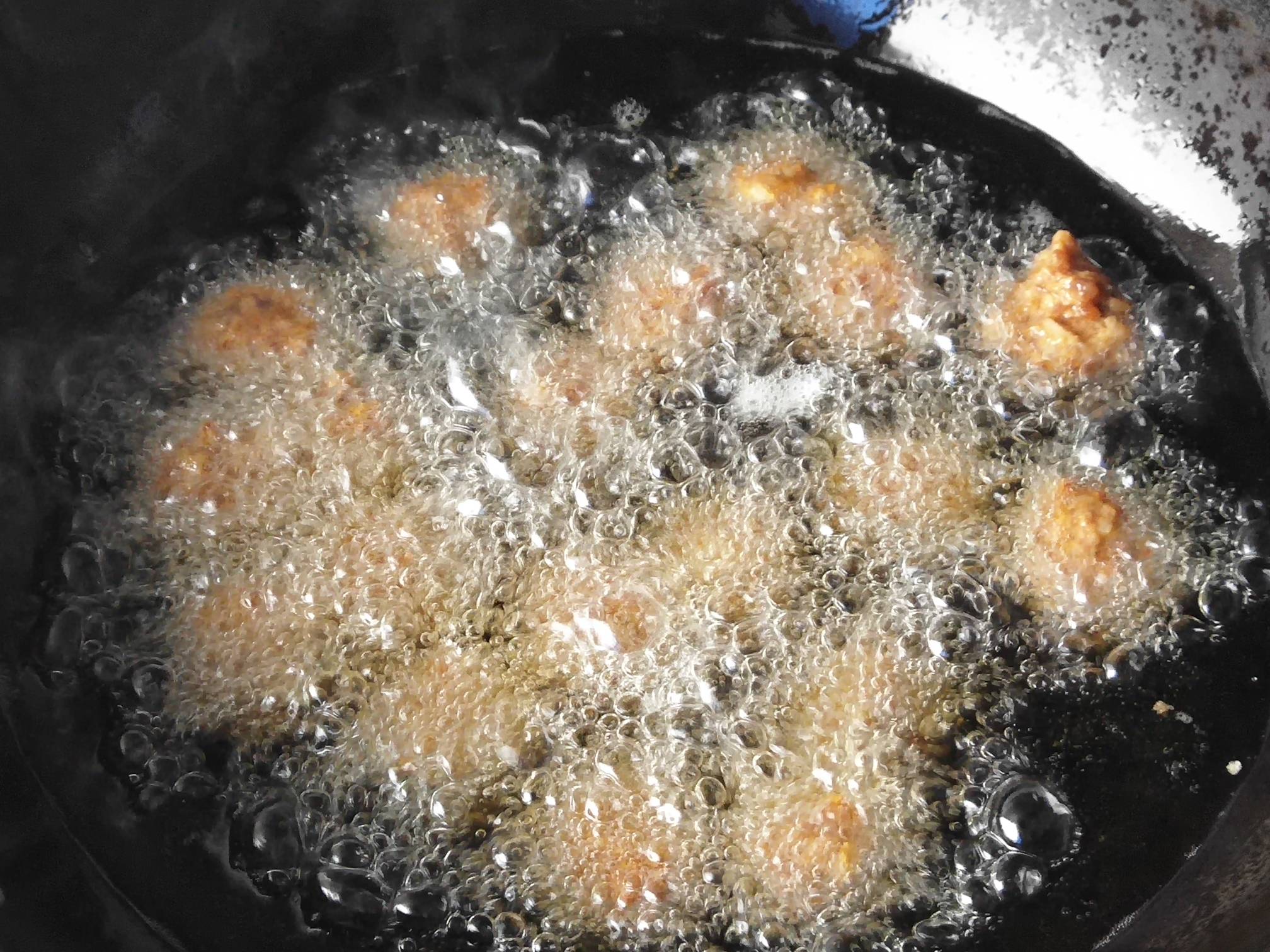 蓮藕牛肉丸的做法-家常味炸菜譜