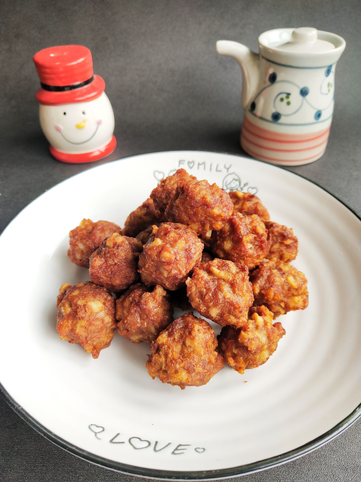 蓮藕牛肉丸的做法-家常味炸菜譜