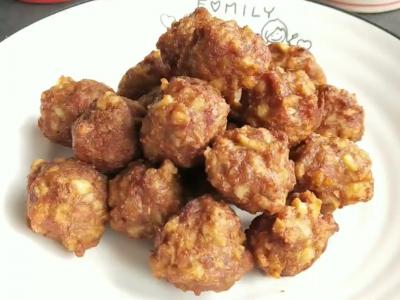 蓮藕牛肉丸的做法-家常味炸菜譜