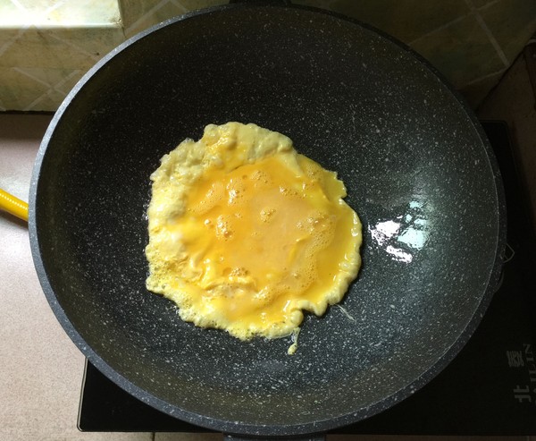 芹菜黑木耳炒雞蛋的做法-家常味炒菜譜