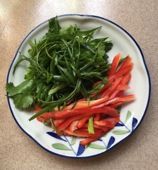 蔥香鱸魚的做法-家常味蒸菜譜