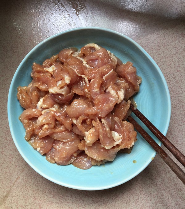 春筍炒瘦肉的做法-香辣味炒菜譜-易網健康養生網 春筍炒瘦肉的做法-香辣味炒菜譜
