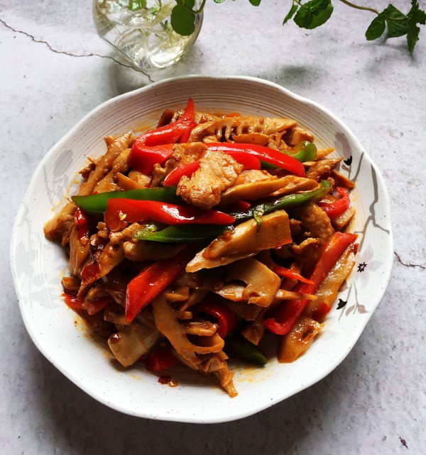 春筍炒瘦肉的做法-香辣味炒菜譜-易網健康養生網 春筍炒瘦肉的做法-香辣味炒菜譜