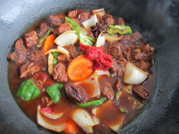 紅燒牛肉的做法-家常味燒菜譜