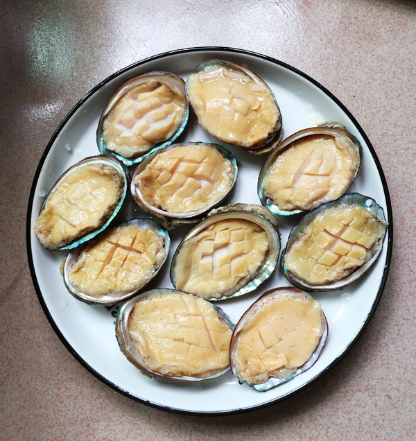 金銀蒜蒸鮑魚的做法-蒜香味蒸菜譜