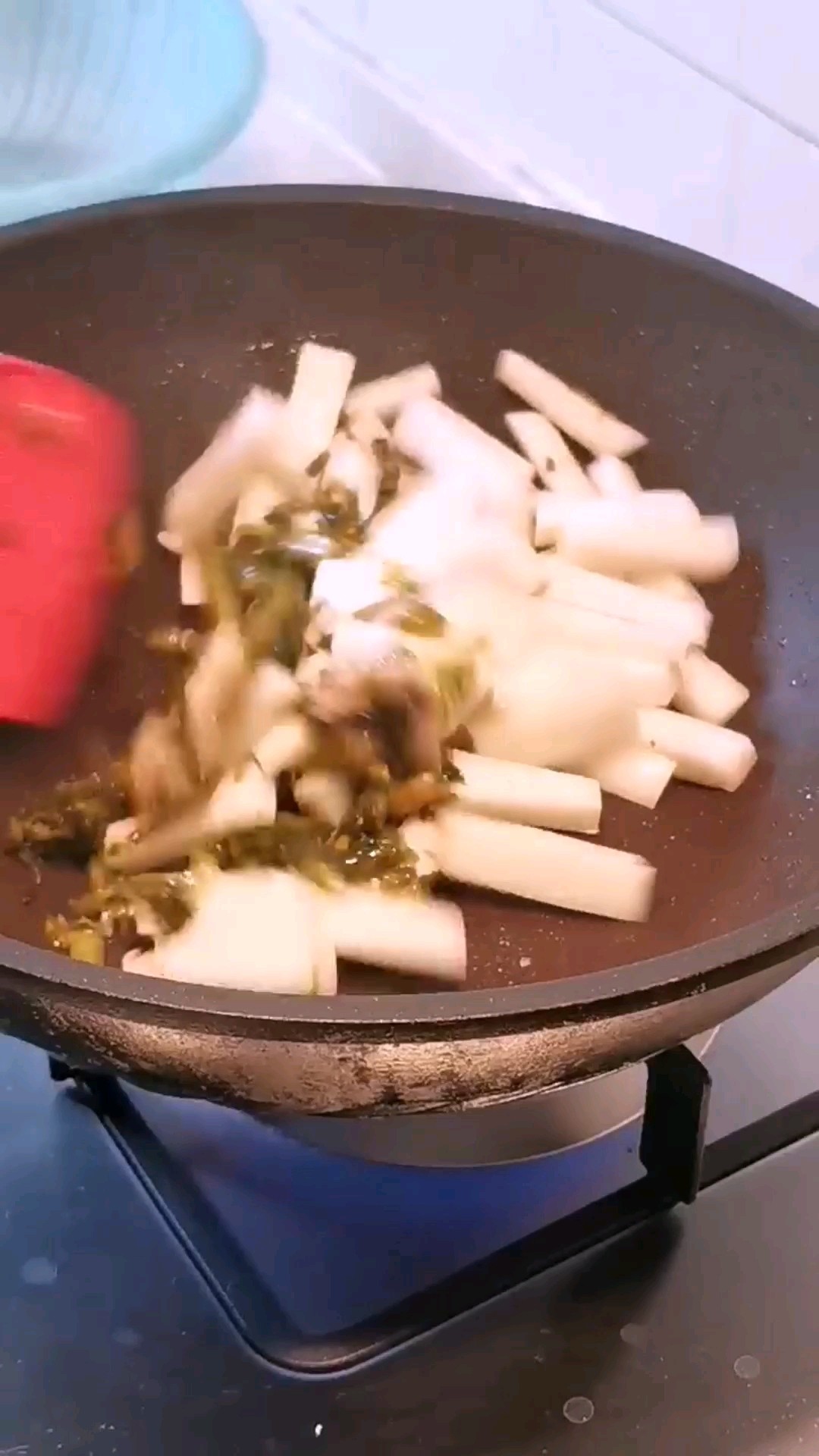 雪菜肉絲炒年糕的做法-家常味炒菜譜-易網健康養生網 雪菜肉絲炒年糕的做法-家常味炒菜譜