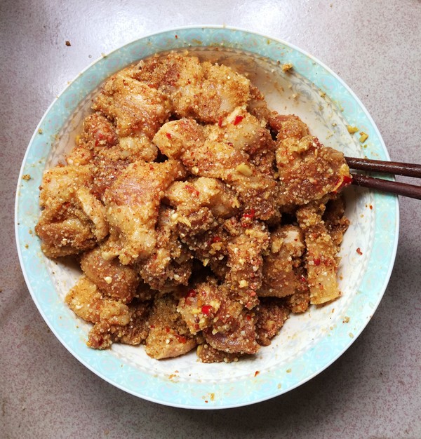 土豆粉蒸肉的做法-咸鮮味蒸菜譜