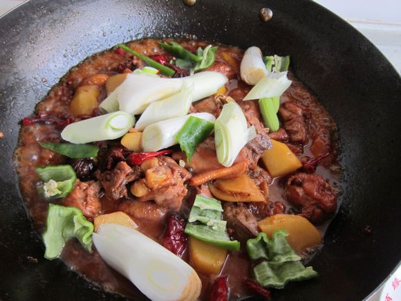 馕包大盤雞的做法-咸鮮味燒菜譜