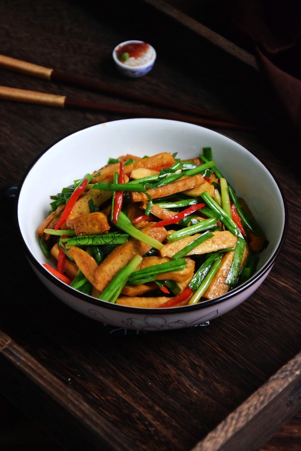 韭菜炒香干的做法-家常味炒菜譜