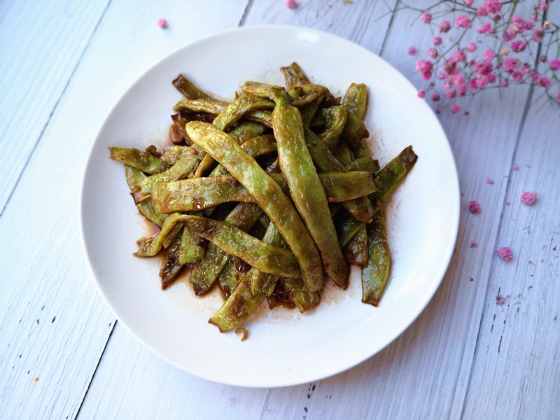 油燜豆角的做法-家常味燜菜譜-易網健康養生網 油燜豆角的做法-家常味燜菜譜