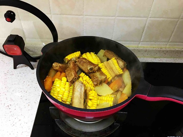 排骨燉玉米的做法-咸鮮味燉菜譜