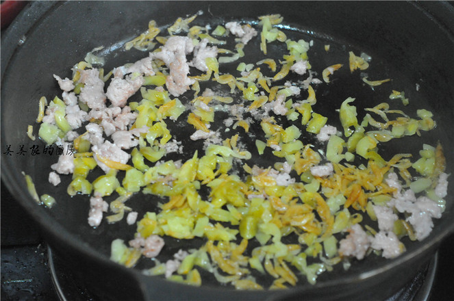 炒糯米糍的做法-家常味炒菜譜