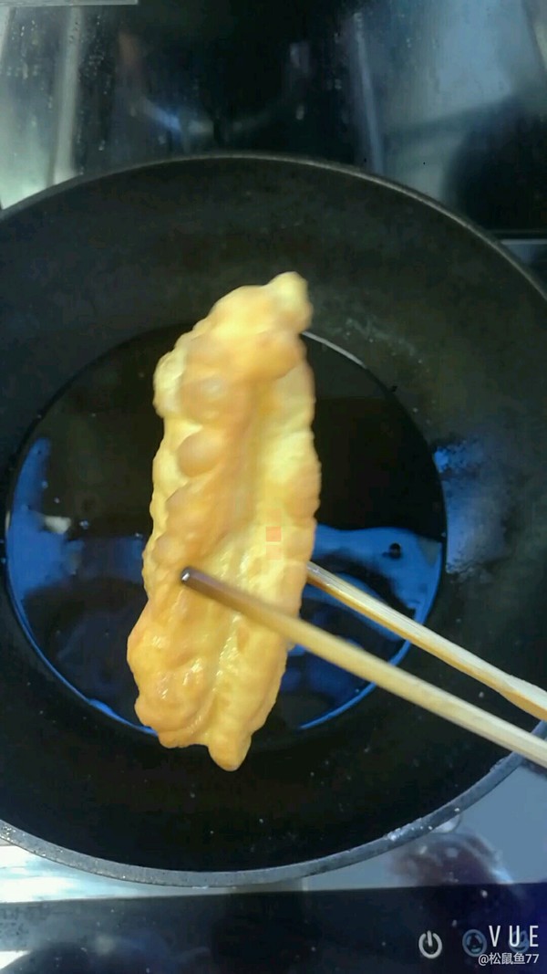 香酥大油條的做法-家常味炸菜譜-易網健康養生網 香酥大油條的做法-家常味炸菜譜