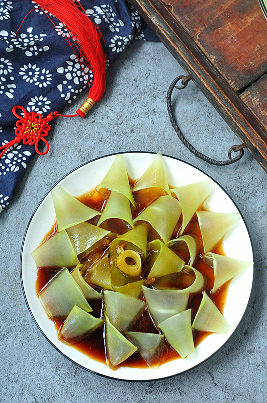 涼拌萵筍花的做法-家常味拌菜譜