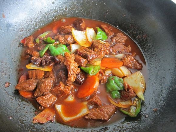 紅燒牛肉的做法-家常味燒菜譜