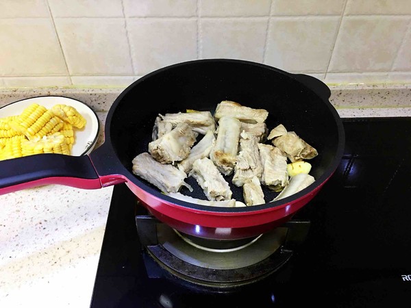 排骨燉玉米的做法-咸鮮味燉菜譜