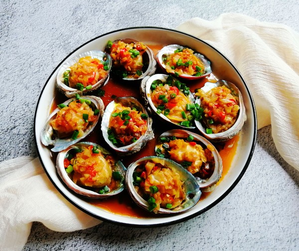 金銀蒜蒸鮑魚的做法-蒜香味蒸菜譜