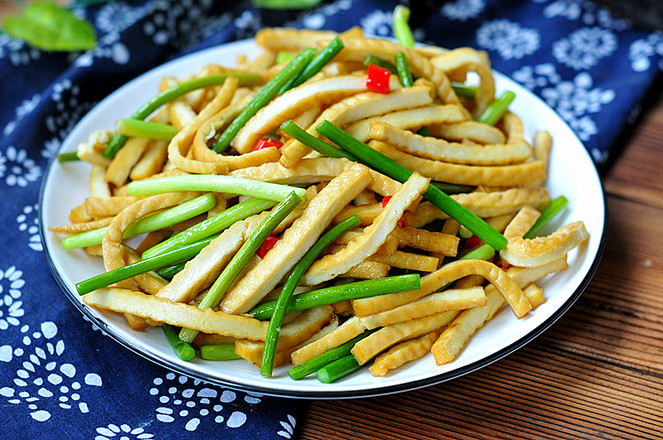 蒜苔炒豆干的做法-家常味炒菜譜