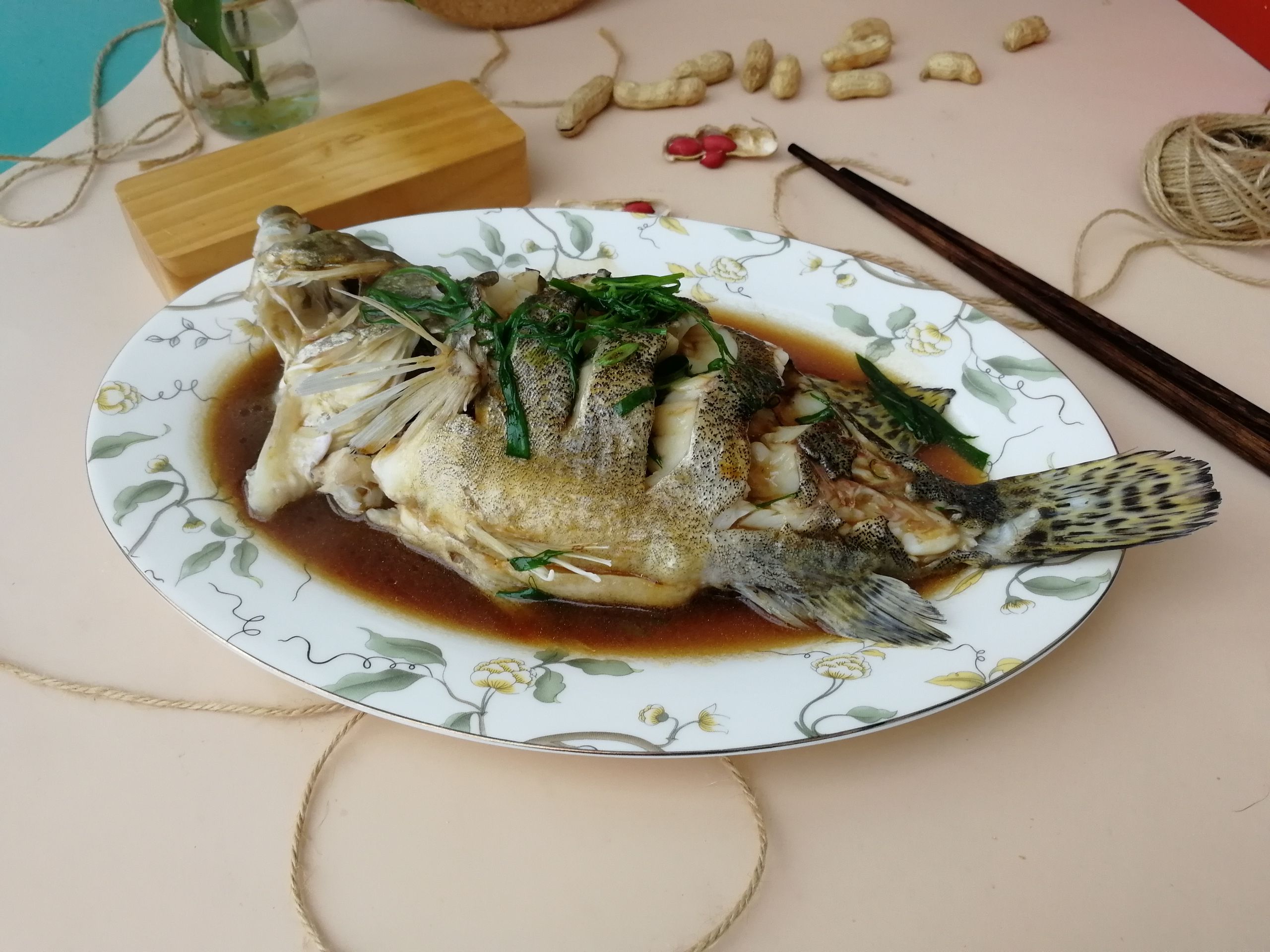 清蒸鱖魚的做法-咸鮮味蒸菜譜-易網(wǎng)健康養(yǎng)生網(wǎng) 清蒸鱖魚的做法-咸鮮味蒸菜譜