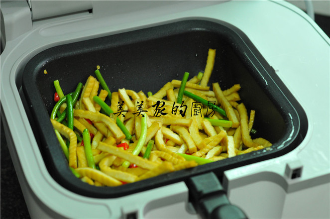 蒜苔炒豆干的做法-家常味炒菜譜