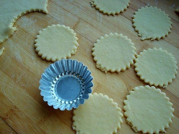 炸油角的做法-甜味炸菜譜-易網健康養生網 炸油角的做法-甜味炸菜譜