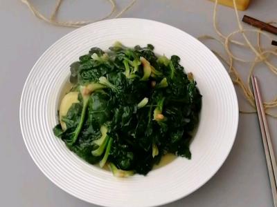清炒菠菜的做法-家常味炒菜譜