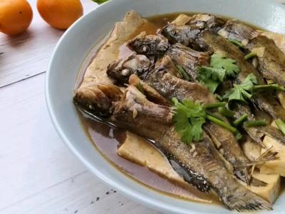 小黃魚燉豆腐的做法-咸鮮味燉菜譜