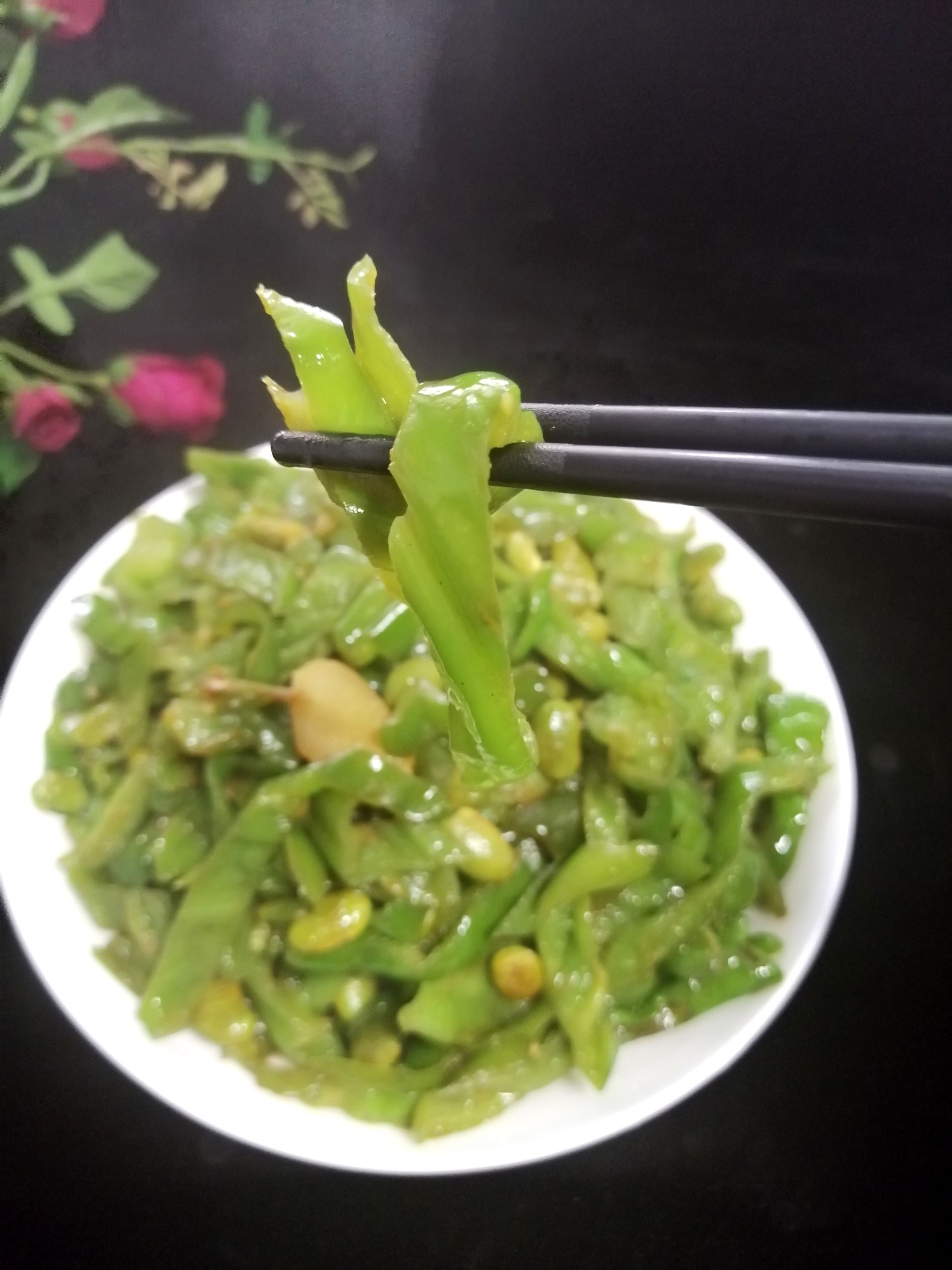 青椒毛豆米的做法-家常味炒菜譜-易網健康養生網 青椒毛豆米的做法-家常味炒菜譜