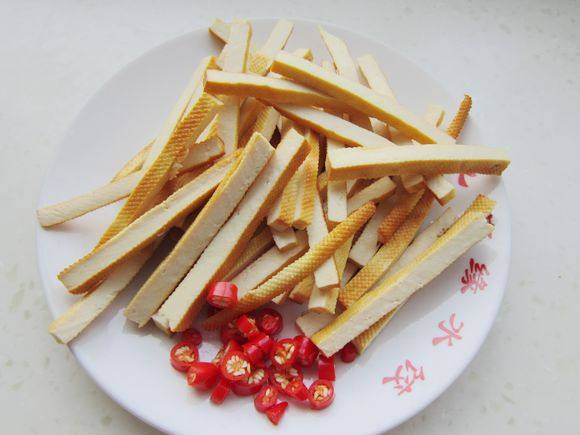 蠔油韭黃炒香干的做法-家常味炒菜譜