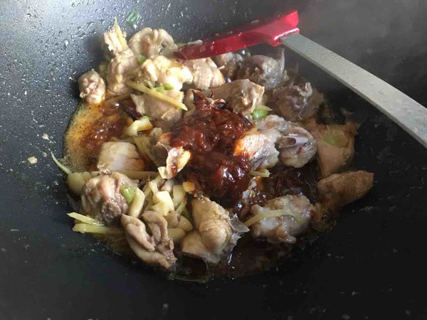 土豆仿蘑菇南瓜燜雞塊的做法-家常味煮菜譜