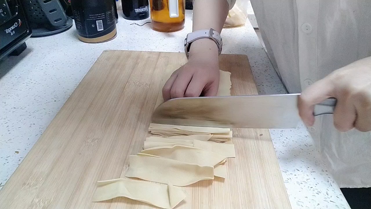 燒烤干豆腐的做法-家常味炒菜譜-易網健康養生網 燒烤干豆腐的做法-家常味炒菜譜