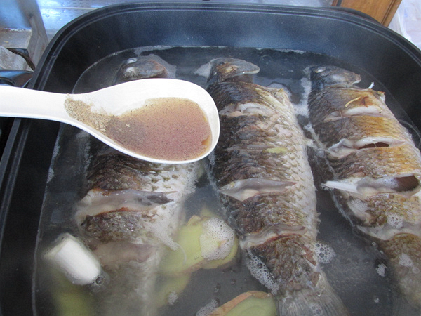 猴頭菇豆腐燉鯽魚的做法-咸鮮味燉菜譜-易網健康養生網 猴頭菇豆腐燉鯽魚的做法-咸鮮味燉菜譜