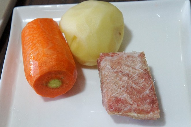 家常大燉菜的做法-家常味燉菜譜-易網(wǎng)<a href=http://www.gyfww.com/ target=_blank class=infotextkey>健康養(yǎng)生</a>網(wǎng) 家常大燉菜的做法-家常味燉菜譜