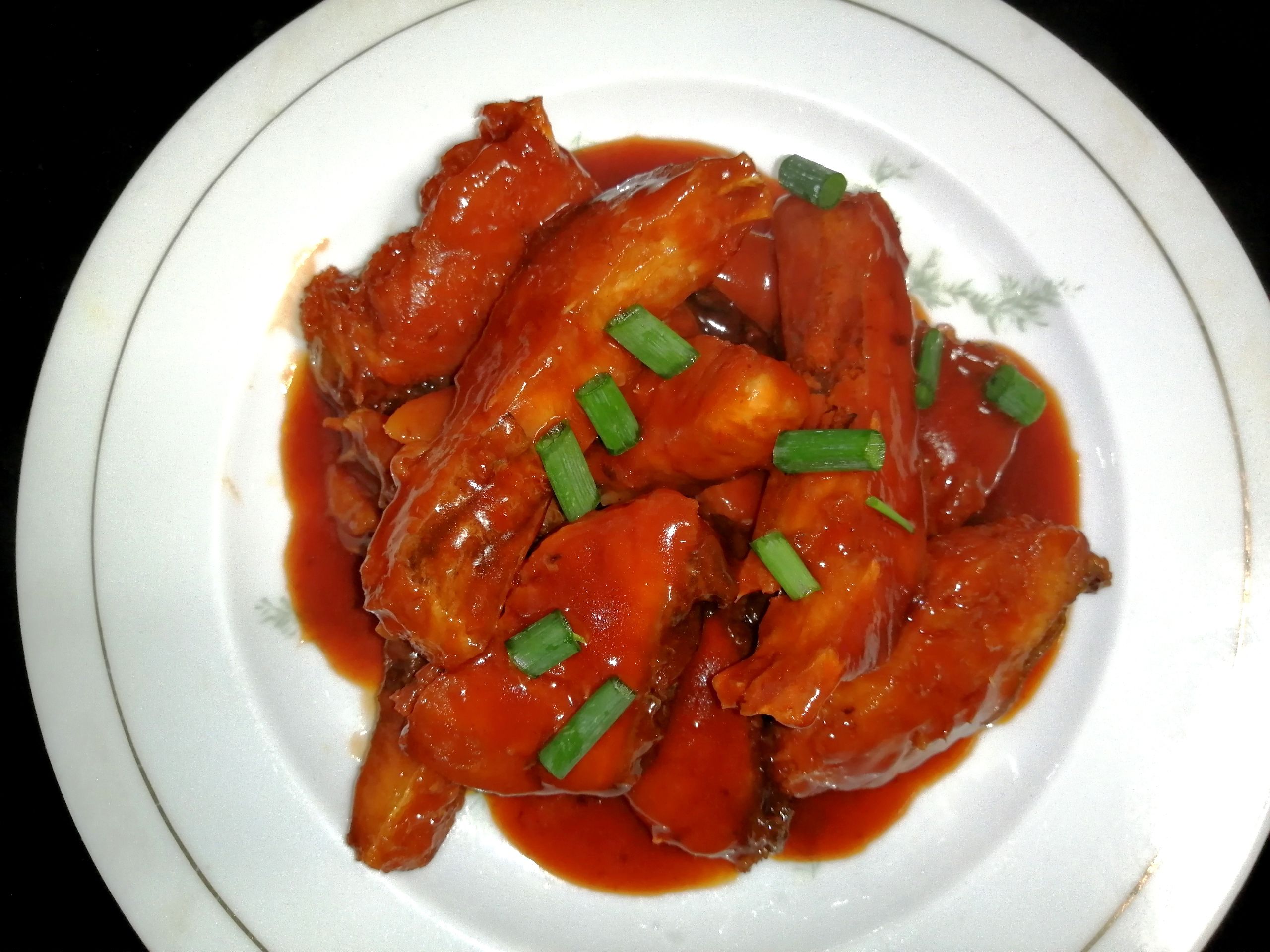 吮指酸甜魚塊的做法-酸甜味炸菜譜