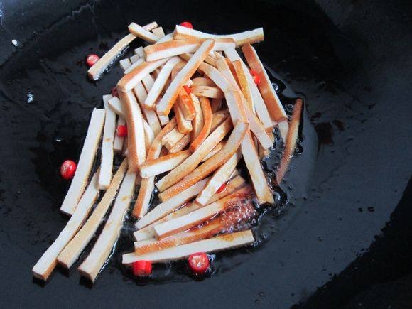 蠔油韭黃炒香干的做法-家常味炒菜譜