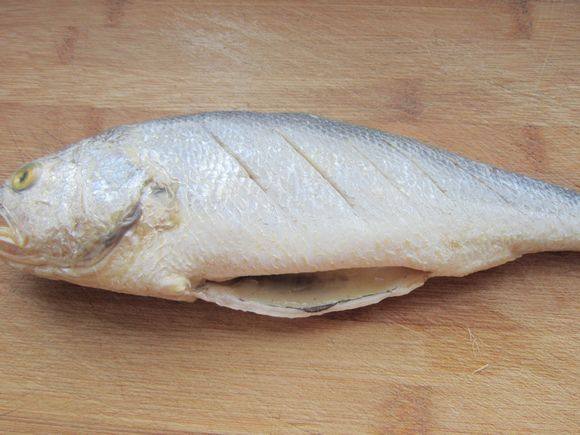 干煎黃花魚的做法-家常味煎菜譜