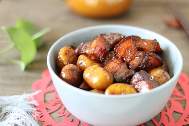 板栗紅燒肉的做法-家常味燉菜譜