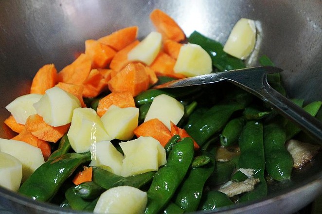 家常大燉菜的做法-家常味燉菜譜-易網(wǎng)健康養(yǎng)生網(wǎng) 家常大燉菜的做法-家常味燉菜譜