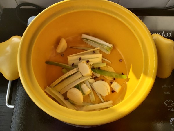 奧爾良砂鍋雞煲的做法-家常味砂鍋菜譜-易網(wǎng)健康養(yǎng)生網(wǎng) 奧爾良砂鍋雞煲的做法-家常味砂鍋菜譜