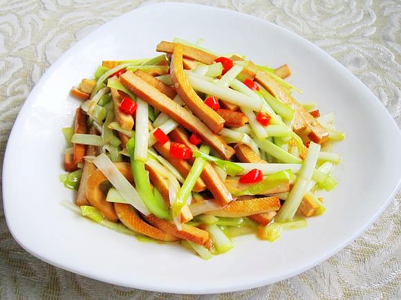 蠔油韭黃炒香干的做法-家常味炒菜譜